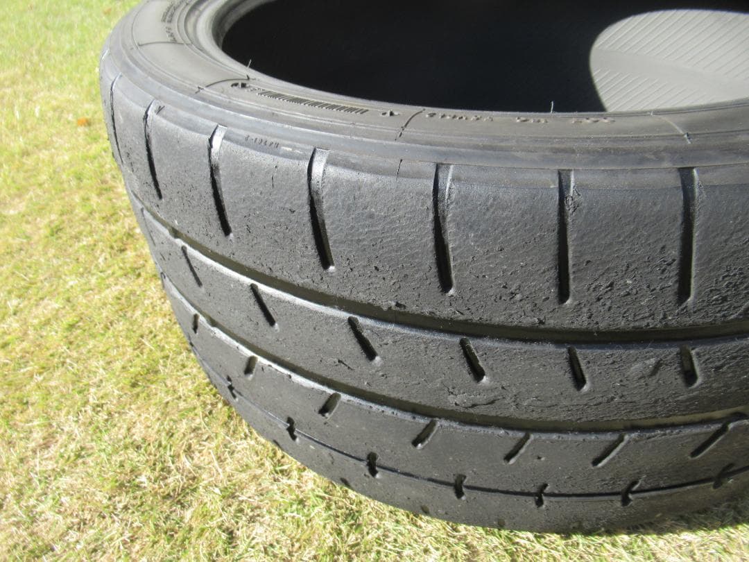 ☆送料無料 室内保管☆A052 255/35 R18インチ☆①